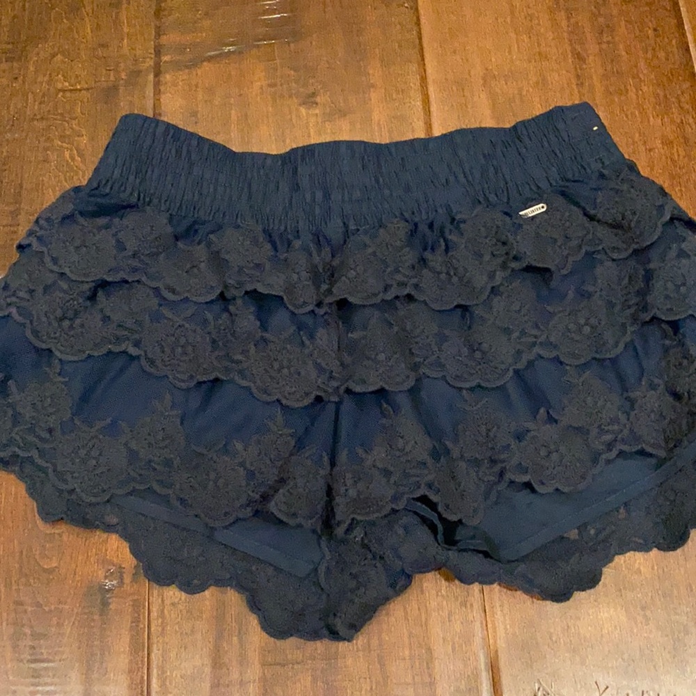 Loose fitting hollister dress shorts